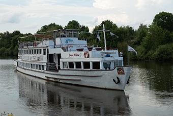 Unsere Schiff Queen Wilma auf der Saar